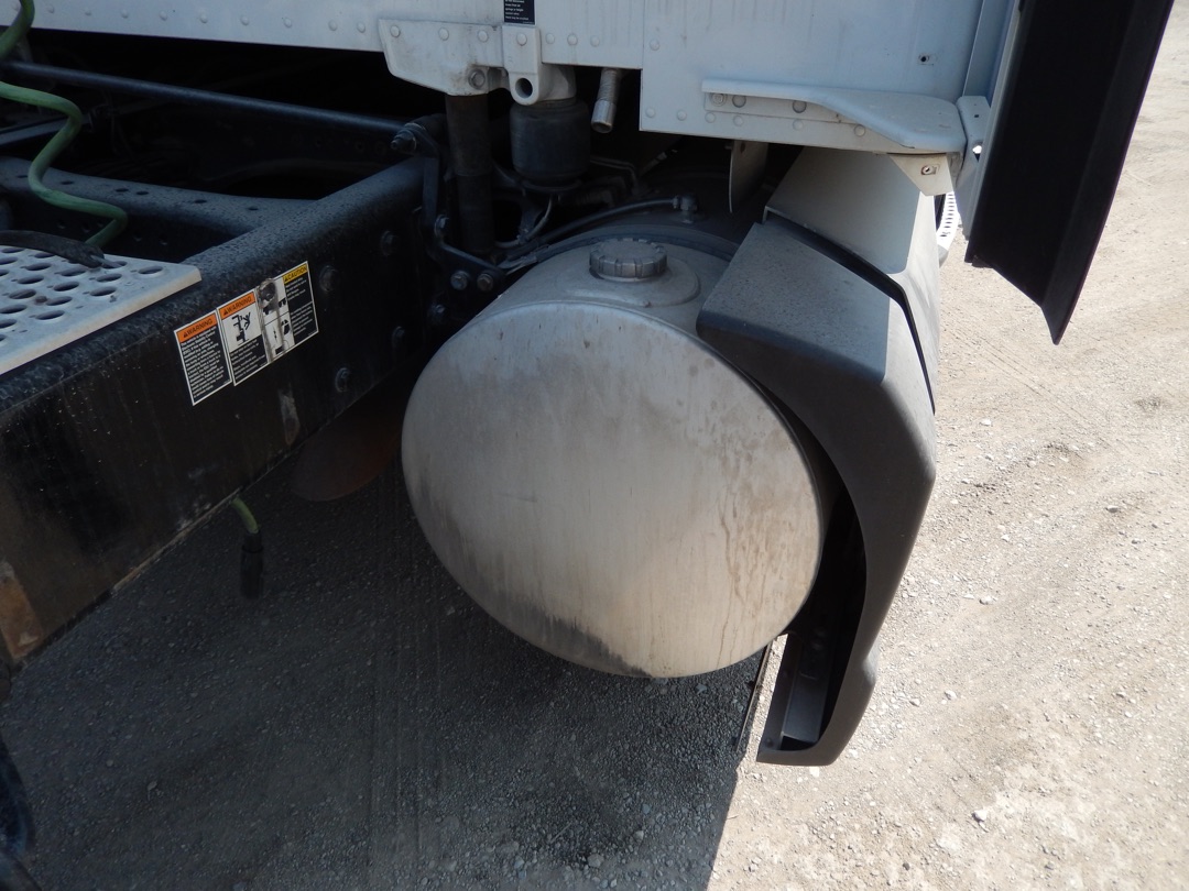 2017 KENWORTH T680 - Image 34